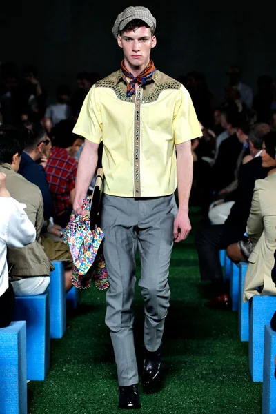 Look 11